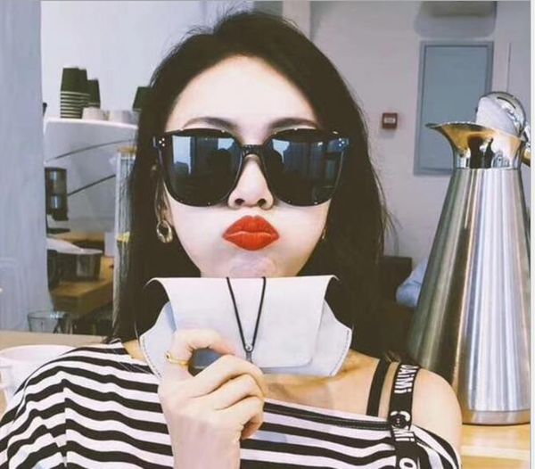 korean version retro sunglasses retro square men's and women's glasses v brand sunglasses, White;black
korean version retro sunglasses retro square men's and women's glasses v brand sunglasses, White;black