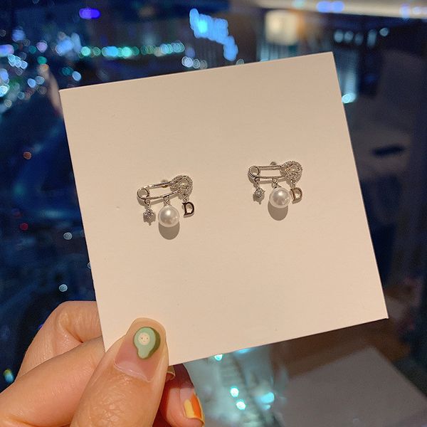 dominated 2019 new creative personality crystal small delicate joker pearl women stud earrings new fashion temperament earrings, Golden;silver
dominated 2019 new creative personality crystal small delicate joker pearl women stud earrings new fashion temperament earrings, Golden;silver