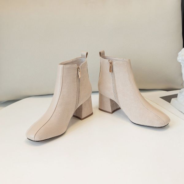 2019 season england with boot high with woman boots back zipper short boots square boots, Black
2019 season england with boot high with woman boots back zipper short boots square boots, Black