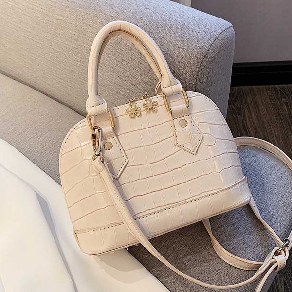 stone pattern retro small bag women's 2020 new fashion all-match elegant women's portable messenger bag
stone pattern retro small bag women's 2020 new fashion all-match elegant women's portable messenger bag