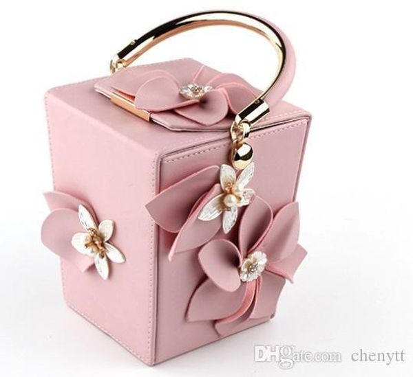 2020 new popular european and american elegant red box flower decoration dinner, evening wear, shoulder bag
2020 new popular european and american elegant red box flower decoration dinner, evening wear, shoulder bag