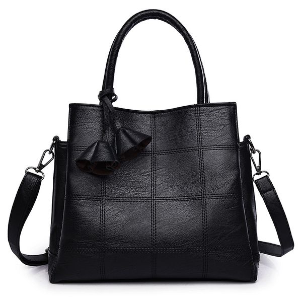 2019 neweuropean and american fashion solid color single shoulder mummy bag large capacity soft leather diagonal cross women bag
2019 neweuropean and american fashion solid color single shoulder mummy bag large capacity soft leather diagonal cross women bag