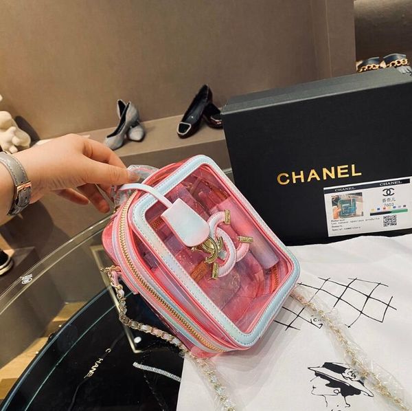 2020 classic fashion hand transparent jelly small square bag chain one-shoulder diagonal cross versatile style
2020 classic fashion hand transparent jelly small square bag chain one-shoulder diagonal cross versatile style