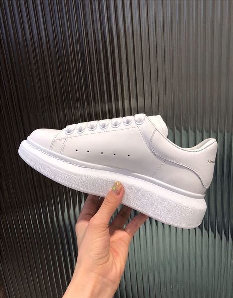 luxury classic retro white shoes casual menshoes luxury sneakers fashion women's shoes wild flat shoes large size 35-45 a20, Black
luxury classic retro white shoes casual menshoes luxury sneakers fashion women's shoes wild flat shoes large size 35-45 a20, Black