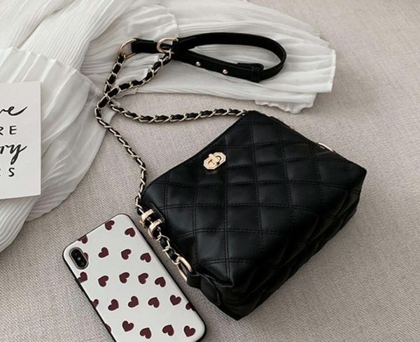 luxury fashion big flap bags handbags women famous brands designer crossbody bags women shoulder bags 2019 chains ladies handbags
luxury fashion big flap bags handbags women famous brands designer crossbody bags women shoulder bags 2019 chains ladies handbags