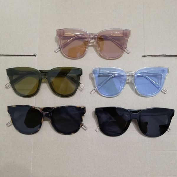 vintage flatba korean brand design gentle sunglasses women men oversized square frame uv400 sun glasses with case, White;black
vintage flatba korean brand design gentle sunglasses women men oversized square frame uv400 sun glasses with case, White;black