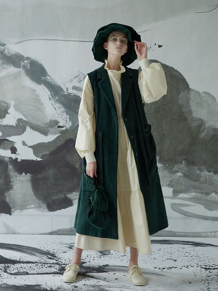 fall winter 2019 new collection women dark green long corduroy vest coat, Black;white
fall winter 2019 new collection women dark green long corduroy vest coat, Black;white