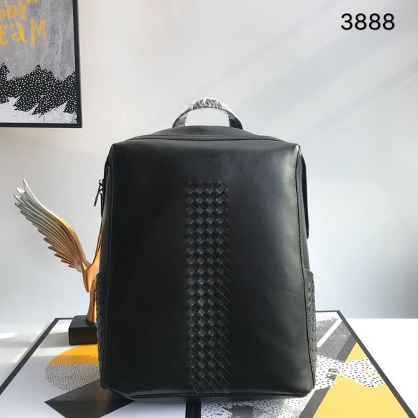 2020 early spring fashionable backpack shows unique temperament, low-key and luxury factory direct global transport
2020 early spring fashionable backpack shows unique temperament, low-key and luxury factory direct global transport