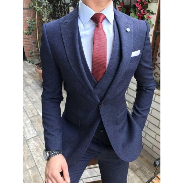 новый дизайн one button navy blue свадебные мужские костюмы отворотом три пьесы бизнес groom смокинги (куртка + брюки + жилет + галстук, White;black 
новый дизайн one button navy blue свадебные мужские костюмы отворотом три пьесы бизнес groom смокинги (куртка + брюки + жилет + галстук, White;black