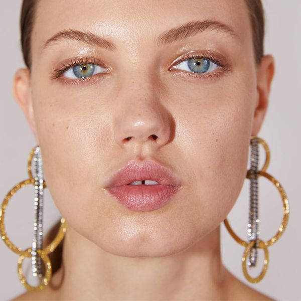 crystal four-claw inlaid tassel earrings personality metal ring stitching earrings female models, Golden;silver
crystal four-claw inlaid tassel earrings personality metal ring stitching earrings female models, Golden;silver