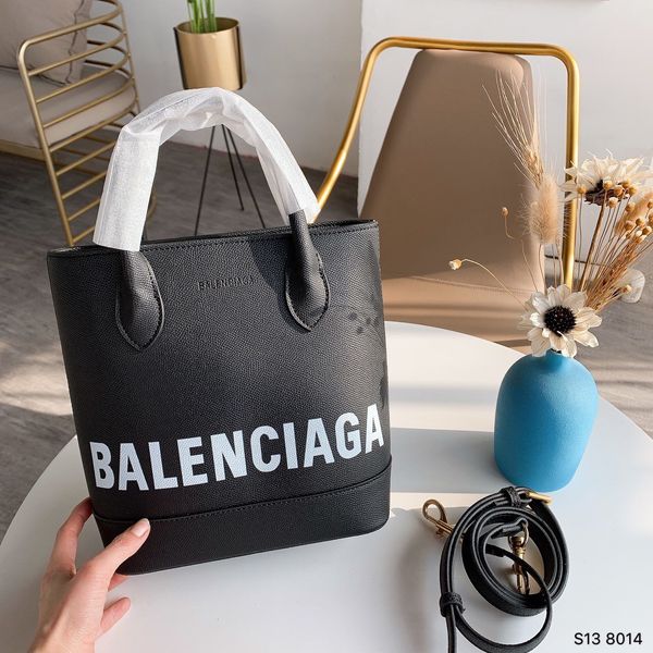 classic women's leather handbag crossbody bag chain shoulder bag high-end pu letter bag wallet handbag, Blue;gray
classic women's leather handbag crossbody bag chain shoulder bag high-end pu letter bag wallet handbag, Blue;gray