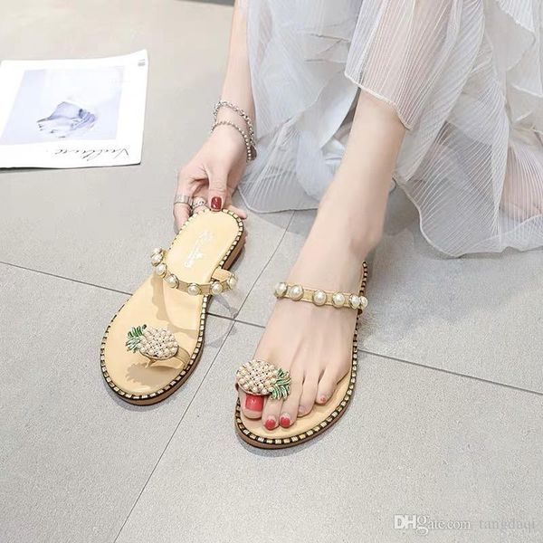 personality slippers, women's outside fashion, 2019 summer new indoor cute korean version of the pearl lug, Black
personality slippers, women's outside fashion, 2019 summer new indoor cute korean version of the pearl lug, Black