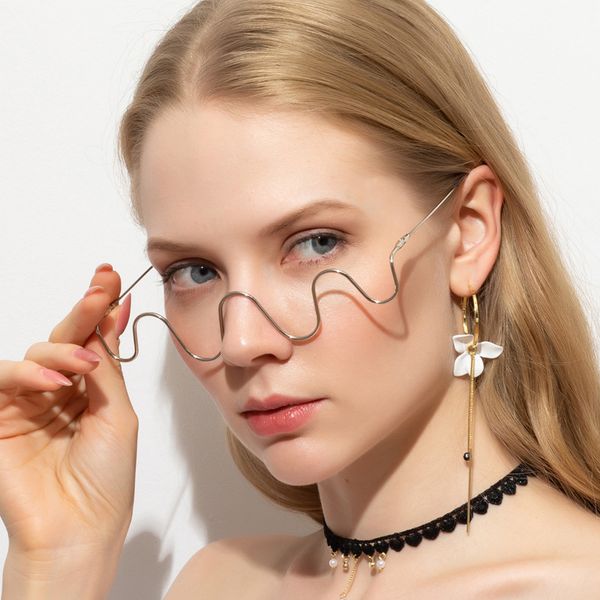 new vintage 2020 hand inlaid drill metal rimless decorative spectacle frame ins half frame street p decorative frame s2056, Black
new vintage 2020 hand inlaid drill metal rimless decorative spectacle frame ins half frame street p decorative frame s2056, Black