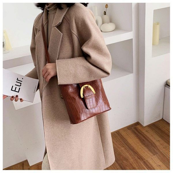 fashion new pu women's handbags korean wave shoulder bag women's messenger bag travel shopping
fashion new pu women's handbags korean wave shoulder bag women's messenger bag travel shopping