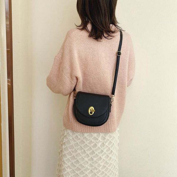 youth ladies small square bags women pu leather crossbody bag saddle purse small messenger shoulder handbags
youth ladies small square bags women pu leather crossbody bag saddle purse small messenger shoulder handbags