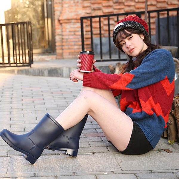 new fashion lady rainboot water shoes thick solid low heel women waterproof shoes and wear-resistant pvc ladies rain boots, Black
new fashion lady rainboot water shoes thick solid low heel women waterproof shoes and wear-resistant pvc ladies rain boots, Black