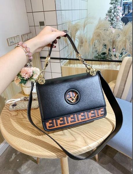 deisigner shoulder bag for women chest pack lady tote chains handbags presbyopic purse messenger bag designer handbags canvas wholesale 1015
deisigner shoulder bag for women chest pack lady tote chains handbags presbyopic purse messenger bag designer handbags canvas wholesale 1015