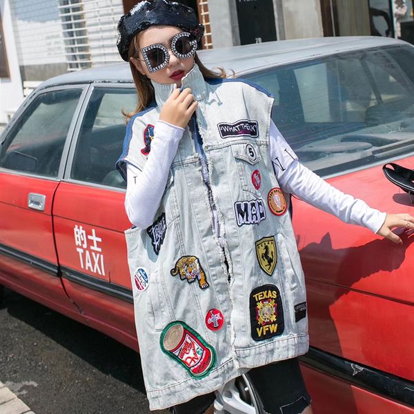 european station 2019 autumn and winter new thai tide brand medal patch fake two color matching denim vest vest, Black;white
european station 2019 autumn and winter new thai tide brand medal patch fake two color matching denim vest vest, Black;white
