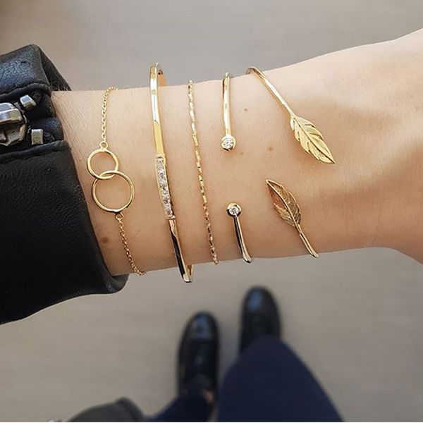 simple leaf-studded bangles, circle, pattern, horizontally drilled, five-piece bracelets bracelet for women popular jewelry, Black
simple leaf-studded bangles, circle, pattern, horizontally drilled, five-piece bracelets bracelet for women popular jewelry, Black