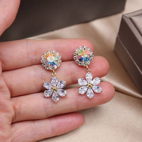 shiny side new accessories zirconia flower stud earrings for women gift crystal beads earrings, Golden;silver
shiny side new accessories zirconia flower stud earrings for women gift crystal beads earrings, Golden;silver