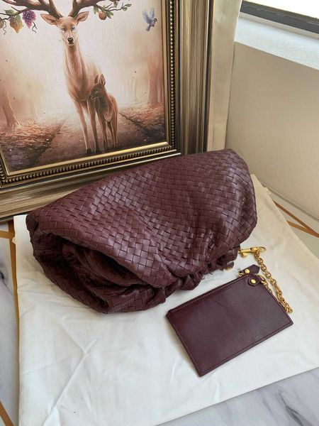 2pcs set cloud shape magnet knitting ladies evening bags clutch women pouch new fashion genuine leather handmade girls handbag big 38cm
2pcs set cloud shape magnet knitting ladies evening bags clutch women pouch new fashion genuine leather handmade girls handbag big 38cm