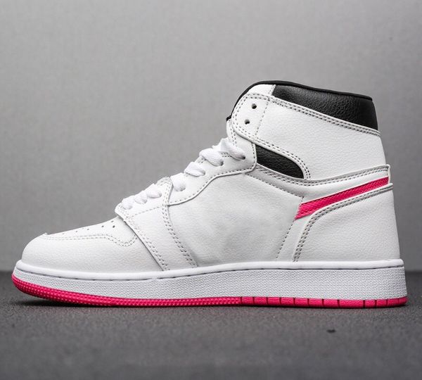 new 1 high og bred toe chicago banned game royal basketball shoes men 1s 3 shattered backboard shadow multicolor sneakers with box, White;red
new 1 high og bred toe chicago banned game royal basketball shoes men 1s 3 shattered backboard shadow multicolor sneakers with box, White;red