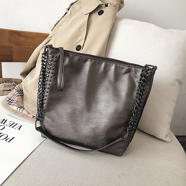 2019 новый досуг цепи tote большой емкости заклепки одного плеча мешок
2019 новый досуг цепи tote большой емкости заклепки одного плеча мешок