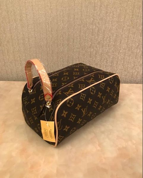 pu oxidizing leather cosmetic pouch m47515 famous brand designer zippy toiletry bag makeup case
pu oxidizing leather cosmetic pouch m47515 famous brand designer zippy toiletry bag makeup case