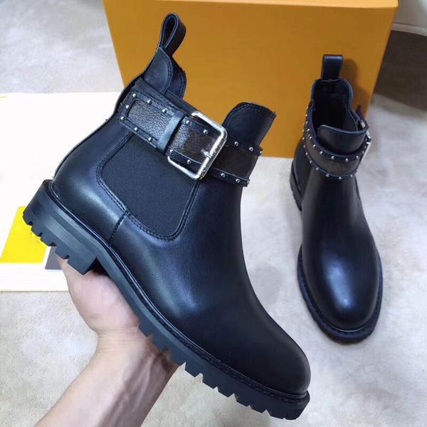 new women martin ankle boots in black heel platform knight motorcycle leather designer winter boots
new women martin ankle boots in black heel platform knight motorcycle leather designer winter boots
