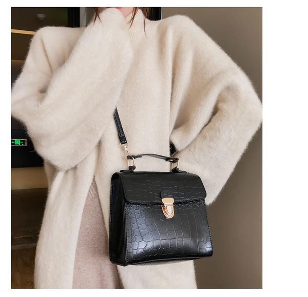 new crocodile pattern 2020 new korean fashion elegant female bag mini portable small bag ins super fire shoulder messenger
new crocodile pattern 2020 new korean fashion elegant female bag mini portable small bag ins super fire shoulder messenger