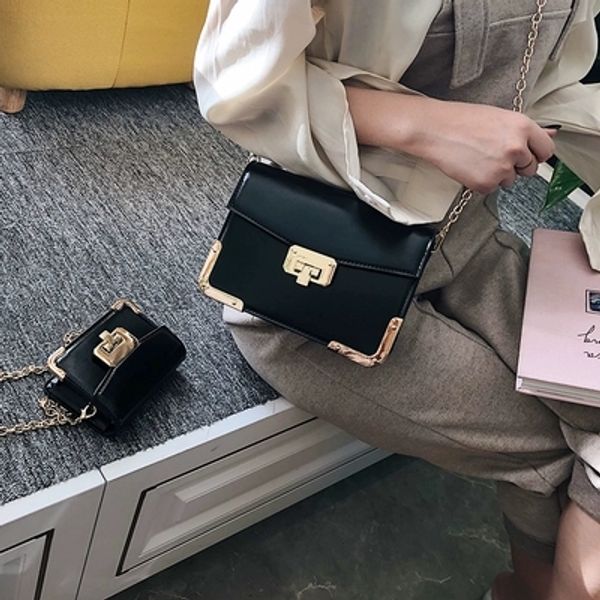casual pu leather chain crossbody bags for women iron angle shoulder messenger bag women handbag mini small flap bag girl bolsas
casual pu leather chain crossbody bags for women iron angle shoulder messenger bag women handbag mini small flap bag girl bolsas