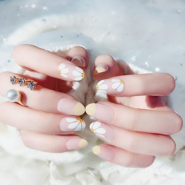 24 pcs artificial fake nails nude oval false nails flower french for manicure lady fingernail material z225, Red;gold
24 pcs artificial fake nails nude oval false nails flower french for manicure lady fingernail material z225, Red;gold
