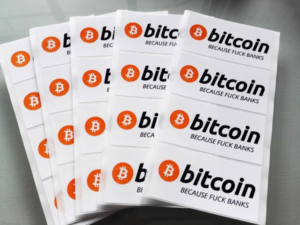 3000pcs 8x4cm Bitcoin Because Love Bank Stickers Self-adhesive Cryptocurrency Label With Gloss Lamination On Surface, Item No. Fs19