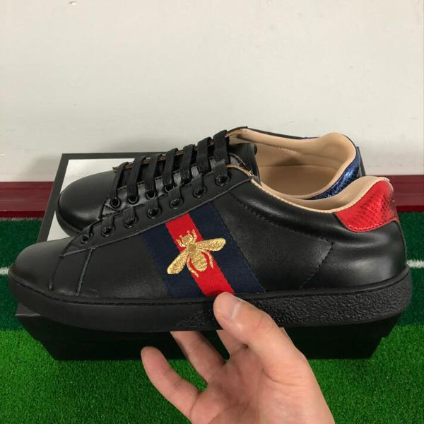 Mens designer luxury shoes Casual Shoes white women sneakers ace embroidery bee cock tiger dog fruit on the side with OG box
Mens designer luxury shoes Casual Shoes white women sneakers ace embroidery bee cock tiger dog fruit on the side with OG box