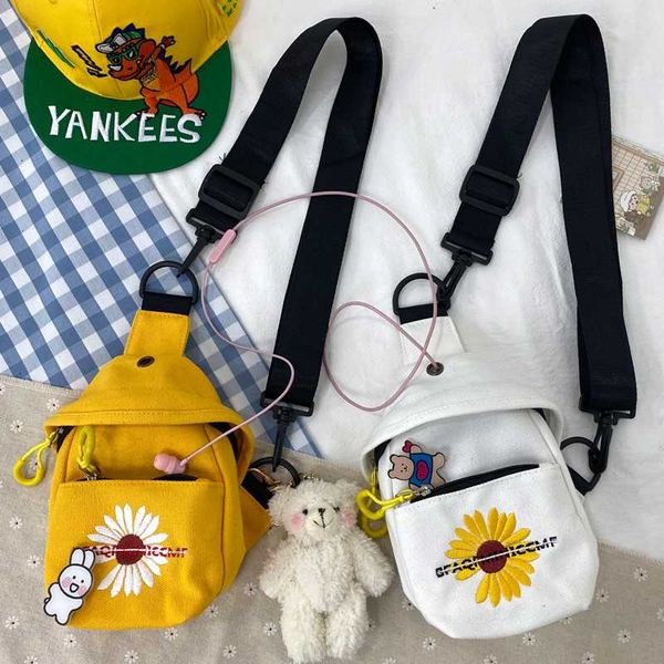 2020 new japanese student harajuku cute little daisy canvas bag girl korean wild ins fashion crossbody chest bag female
2020 new japanese student harajuku cute little daisy canvas bag girl korean wild ins fashion crossbody chest bag female