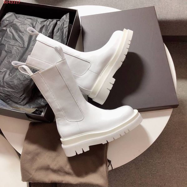fall 2020 runway round toe women mid-calf boots with a stacked lug sole female martin non-slip storm cuir elasticated side panels boots, Black
fall 2020 runway round toe women mid-calf boots with a stacked lug sole female martin non-slip storm cuir elasticated side panels boots, Black