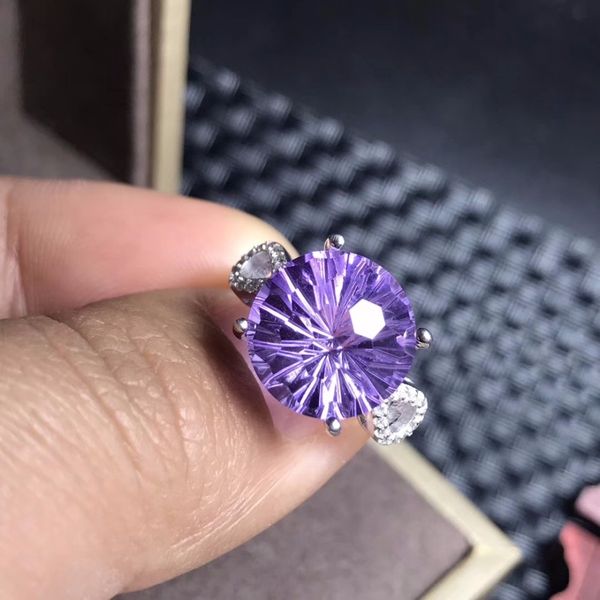 natural amethyst ring, beautiful cutting process, blooming fireworks effect, 925 silver, trend front, Golden;silver
natural amethyst ring, beautiful cutting process, blooming fireworks effect, 925 silver, trend front, Golden;silver