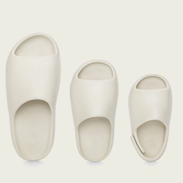 resin bone desert sand flip flop season foam kanye west slide men women black size 36-45 with box
resin bone desert sand flip flop season foam kanye west slide men women black size 36-45 with box