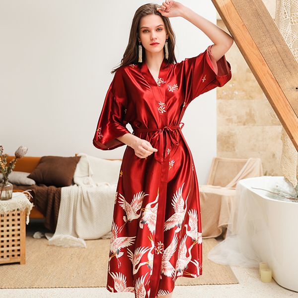 women's sleepwear shetelisi 2021 arrivals satin women long bathrobe chinese style printing robe with sash sp0098, Black;red
women's sleepwear shetelisi 2021 arrivals satin women long bathrobe chinese style printing robe with sash sp0098, Black;red