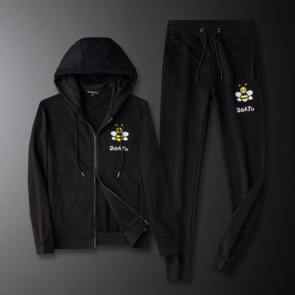 autumn/winter 2019 bee embroidered casual suit for men: korean version hoodie, hoodie and trousers size -5xl, Gray
autumn/winter 2019 bee embroidered casual suit for men: korean version hoodie, hoodie and trousers size -5xl, Gray