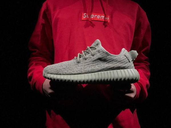 2020 новый с коробкой Kanye West V1 350 adidas yeezy boost yeezys tim Мужчины Женщины кроссовки черный серый спортивные кроссовки Кроссовки 12345e143#
2020 новый с коробкой Kanye West V1 350 adidas yeezy boost yeezys tim Мужчины Женщины кроссовки черный серый спортивные кроссовки Кроссовки 12345e143#