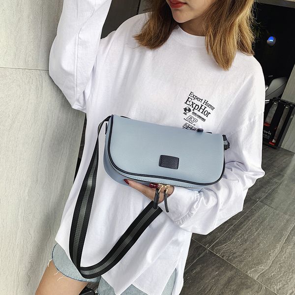 simple desinger women's wide strap single shoulder crossbody bag all-match 2019 boston female package large capacity pillow bag
simple desinger women's wide strap single shoulder crossbody bag all-match 2019 boston female package large capacity pillow bag