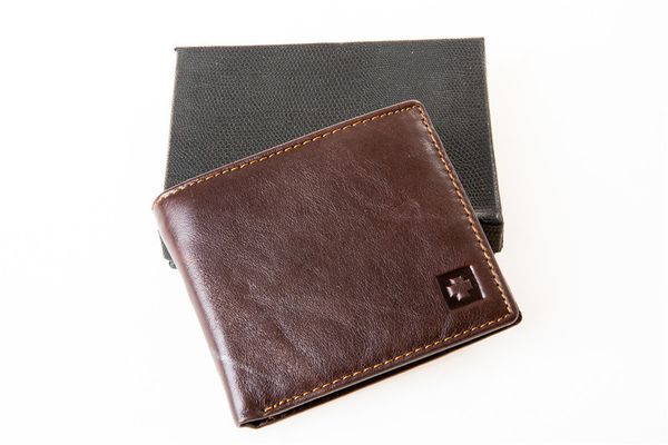 mrf1 rfid blocking wallet men genuine leather wallet identity theft protection rfid purse men credit card vintage wallet, Red;black
mrf1 rfid blocking wallet men genuine leather wallet identity theft protection rfid purse men credit card vintage wallet, Red;black