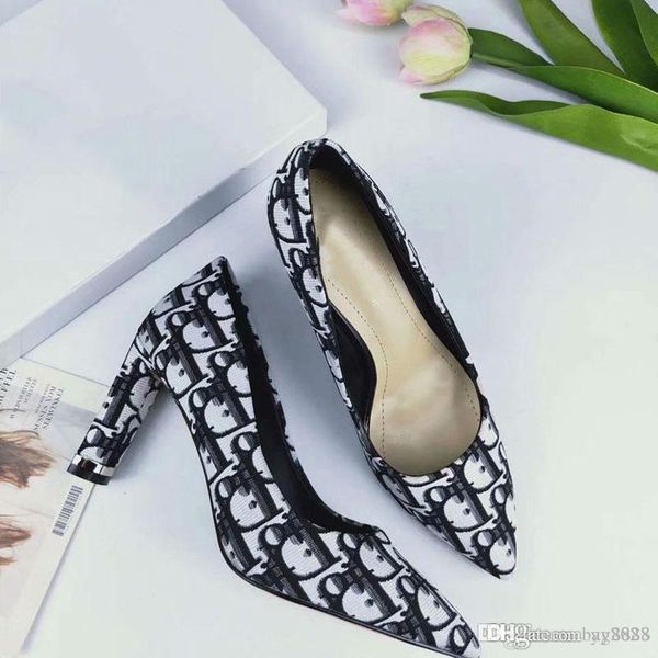 Sapatos clássicos blissti