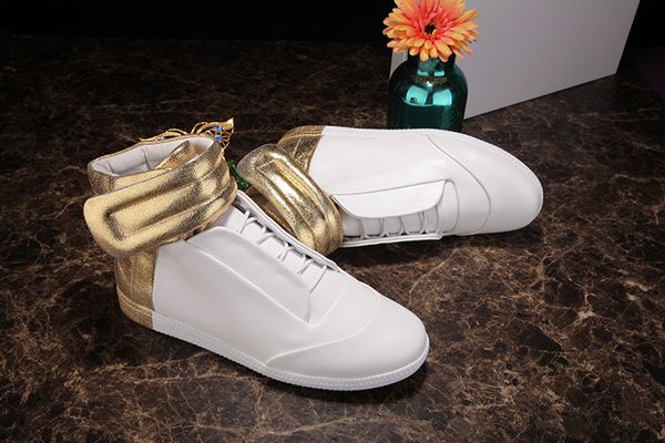 2020 new fashion designer sneaker outdoors shoes male high shoe man casual hook&loop mixed colors size 39-46, Black
2020 new fashion designer sneaker outdoors shoes male high shoe man casual hook&loop mixed colors size 39-46, Black