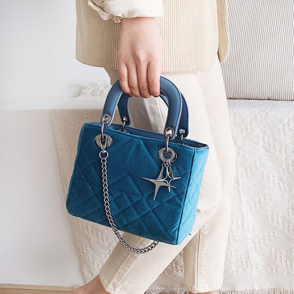 fashion winter shoulder bag women's velvet handbags women bags crossbody bags for women's 2019 small totes
fashion winter shoulder bag women's velvet handbags women bags crossbody bags for women's 2019 small totes