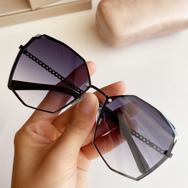 luxury sunglasses mens sunglasses women classic style plank metal frame 4242 uv400 protection outdoor eyewear with, White;black
luxury sunglasses mens sunglasses women classic style plank metal frame 4242 uv400 protection outdoor eyewear with, White;black