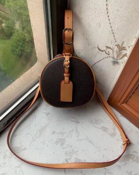 new designer women female shoulder bag crossbody bags fashion small messenger bag handbags leather retro
new designer women female shoulder bag crossbody bags fashion small messenger bag handbags leather retro