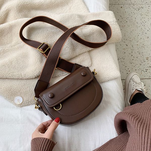 2019 winter new female bag fashion casual small mobile phone bag semi-circular solid color shoulder
2019 winter new female bag fashion casual small mobile phone bag semi-circular solid color shoulder