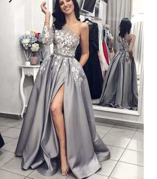 grey satin evening gown a-line split white lace long pageant prom dresses with pockets one shoulder long sleeves prom dress, White;red
grey satin evening gown a-line split white lace long pageant prom dresses with pockets one shoulder long sleeves prom dress, White;red